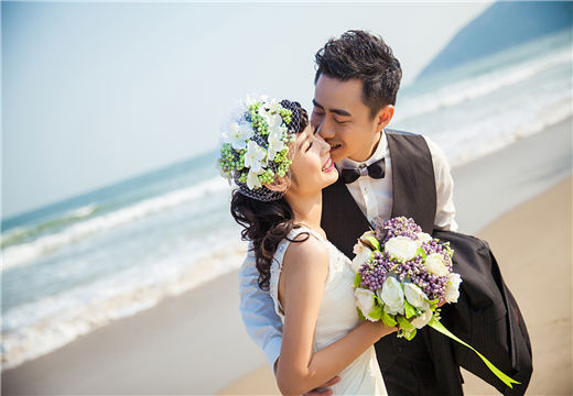 小云與老公結(jié)婚了